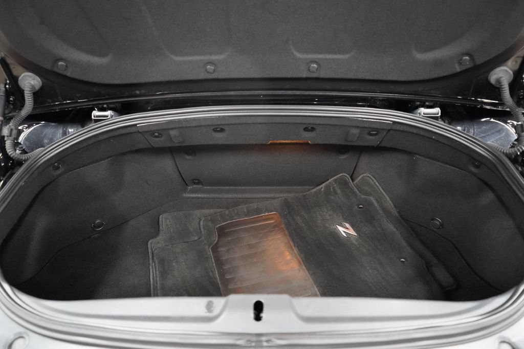 Used 2019 Nissan 370Z Touring RWD image 18
