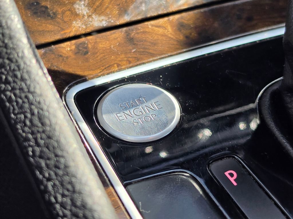 Used 2015 Volkswagen Passat TDI SEL Premium image 21