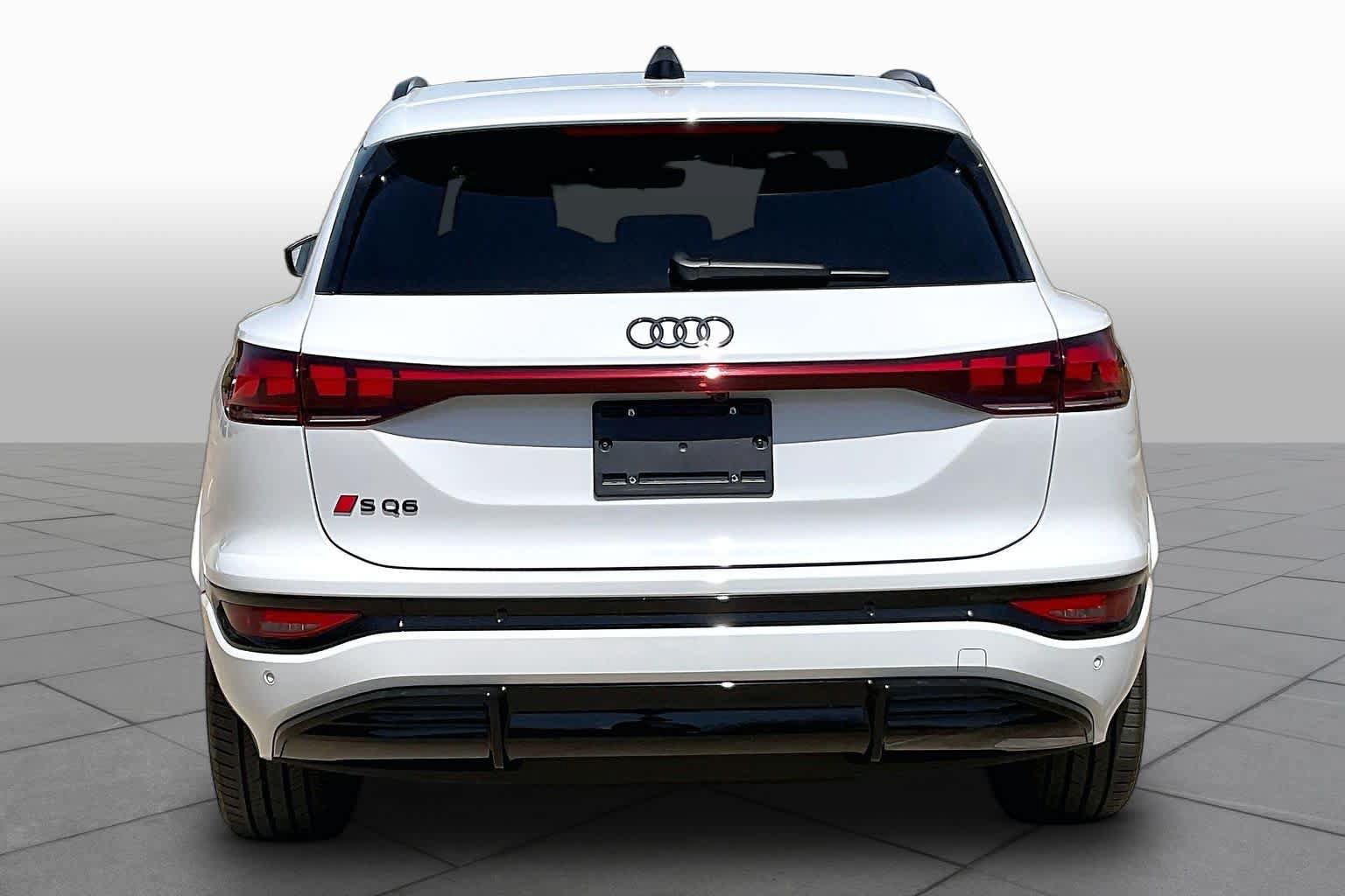 Used 2025 Audi SQ6 e-tron Prestige w/ Black Optic Package AWD/4WD image 4
