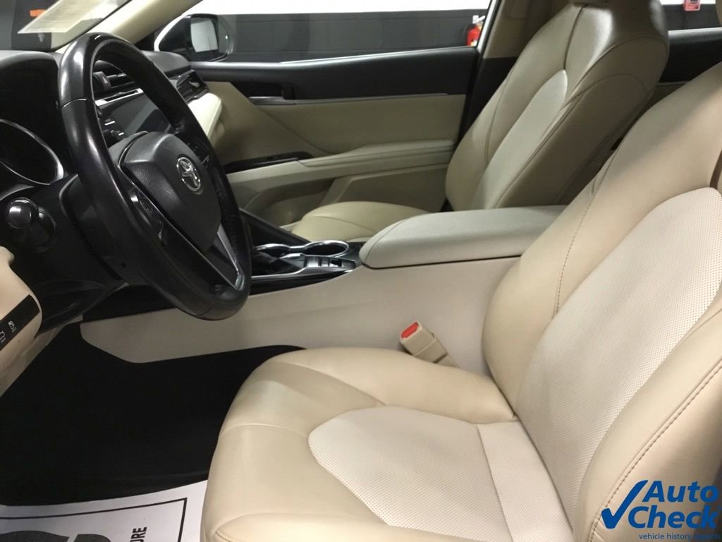 Used 2020 Toyota Camry XLE image 22