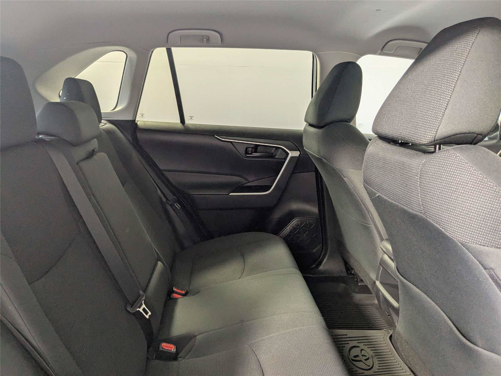 Used 2020 Toyota RAV4 LE w/ All Weather Liner Package FWD image 28
