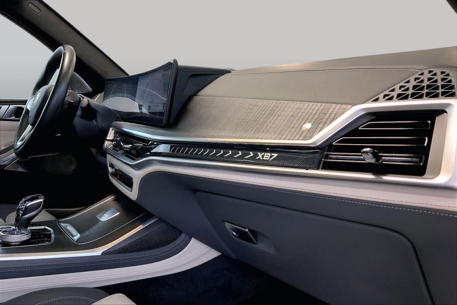 Used 2025 BMW ALPINA XB7 AWD/4WD image 18