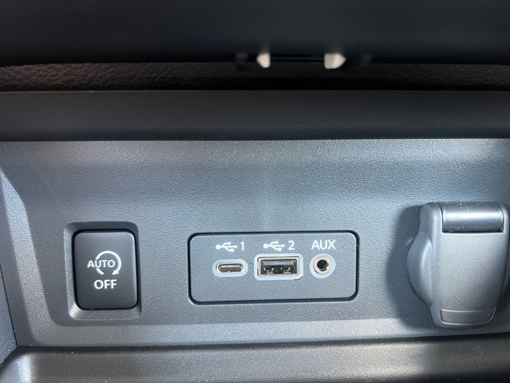 New 2025 Nissan Sentra SV image 6