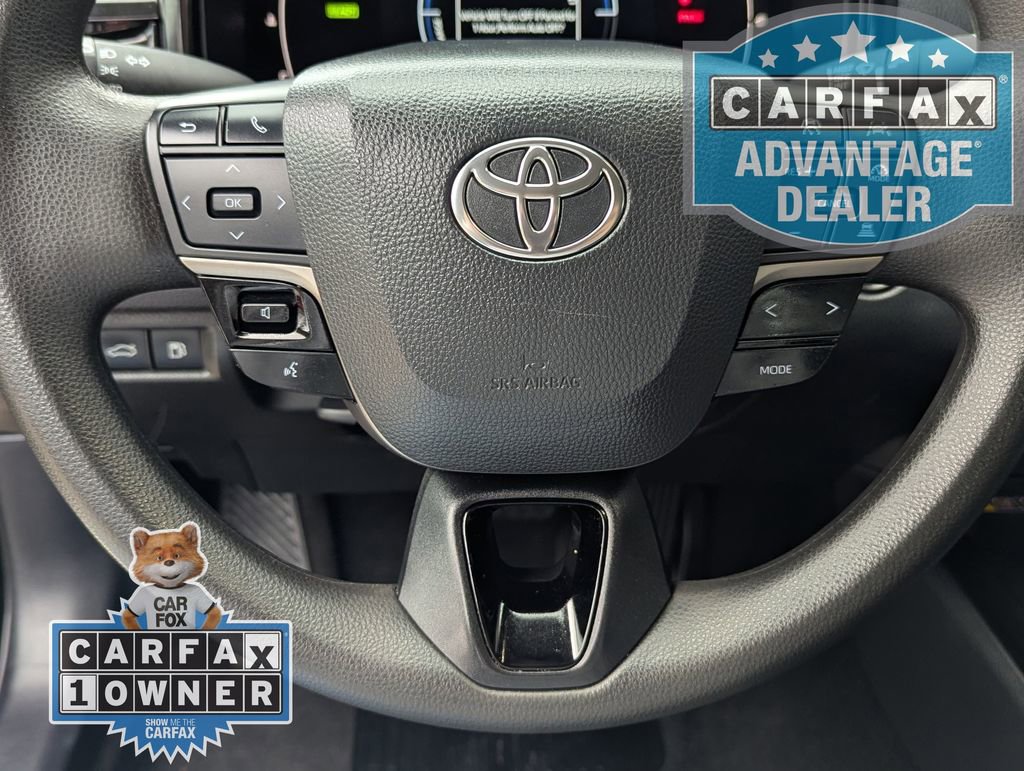Used 2025 Toyota Camry LE FWD image 5