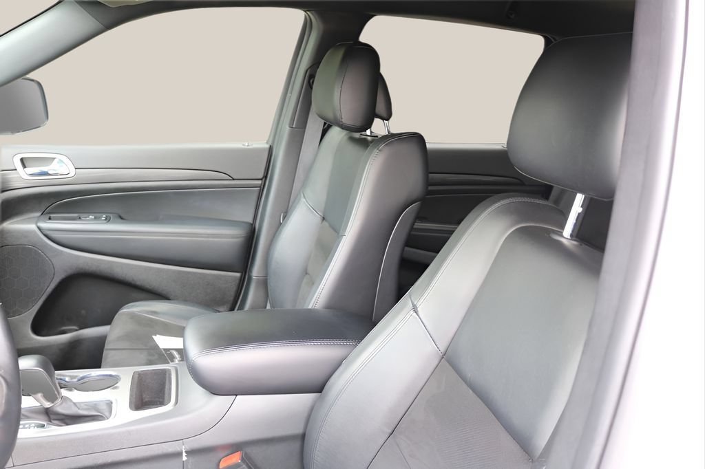 Used 2022 Jeep Grand Cherokee Laredo X RWD image 14