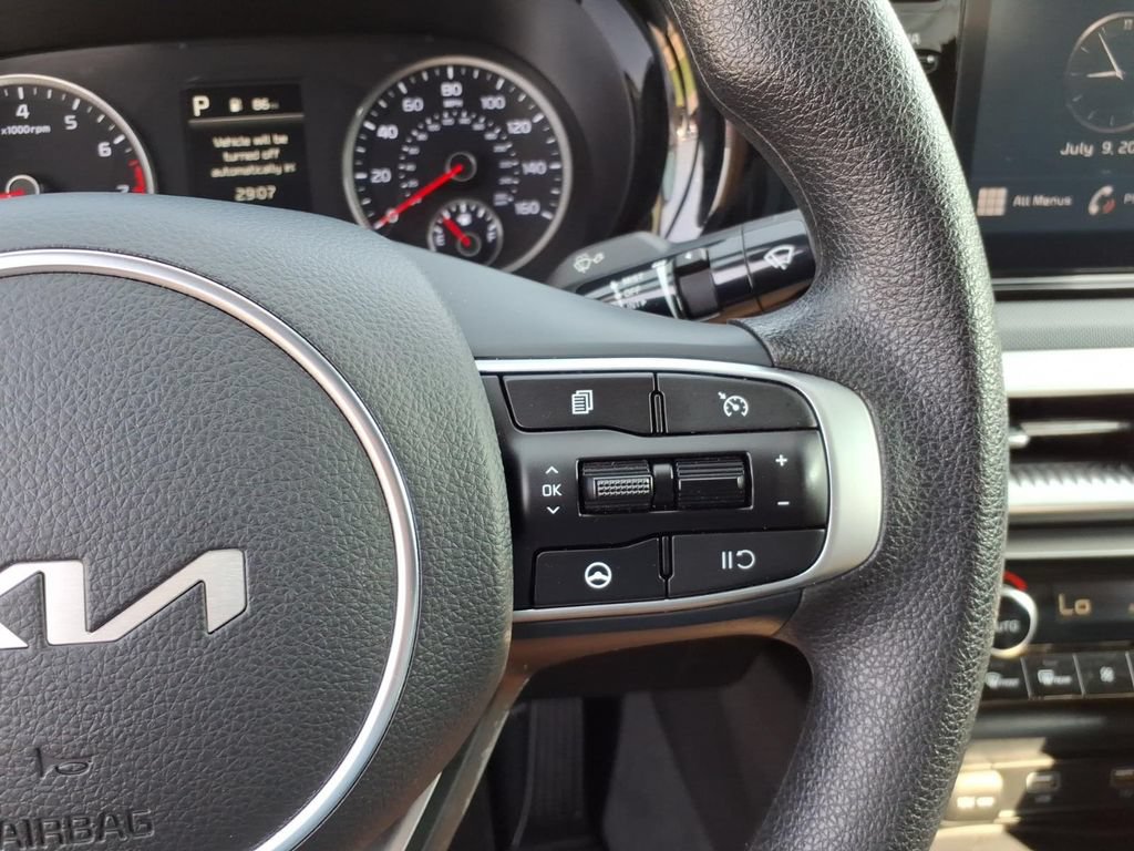Used 2023 Kia K5 LXS FWD image 9