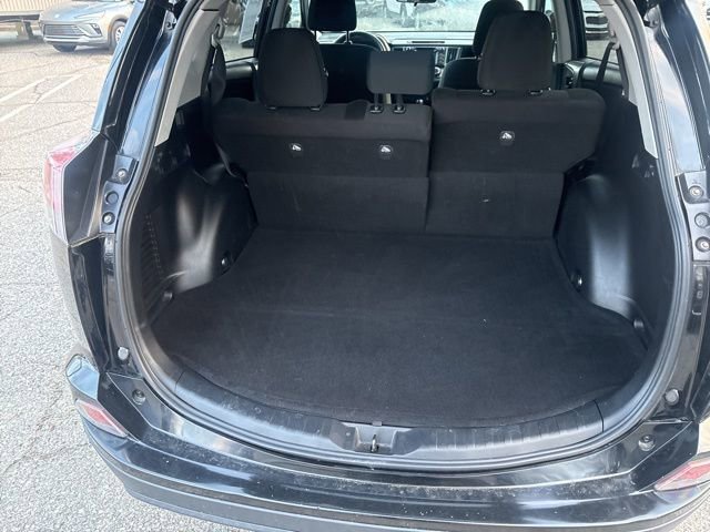 Used 2018 Toyota RAV4 LE image 6