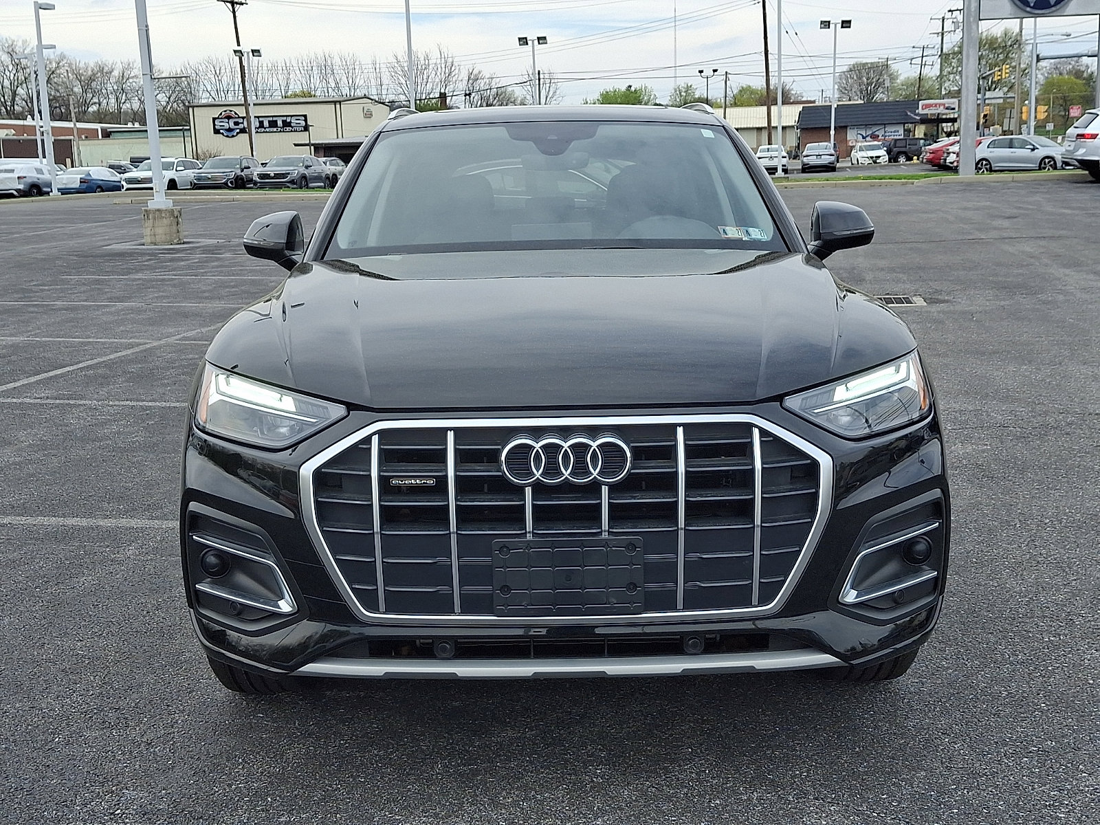 Used 2023 Audi Q5 2.0T Premium w/ Convenience Package AWD/4WD image 2
