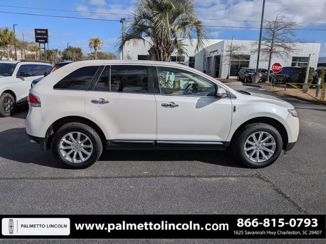 Used 2014 Lincoln MKX FWD w/ Equipment Group 101A image 3
