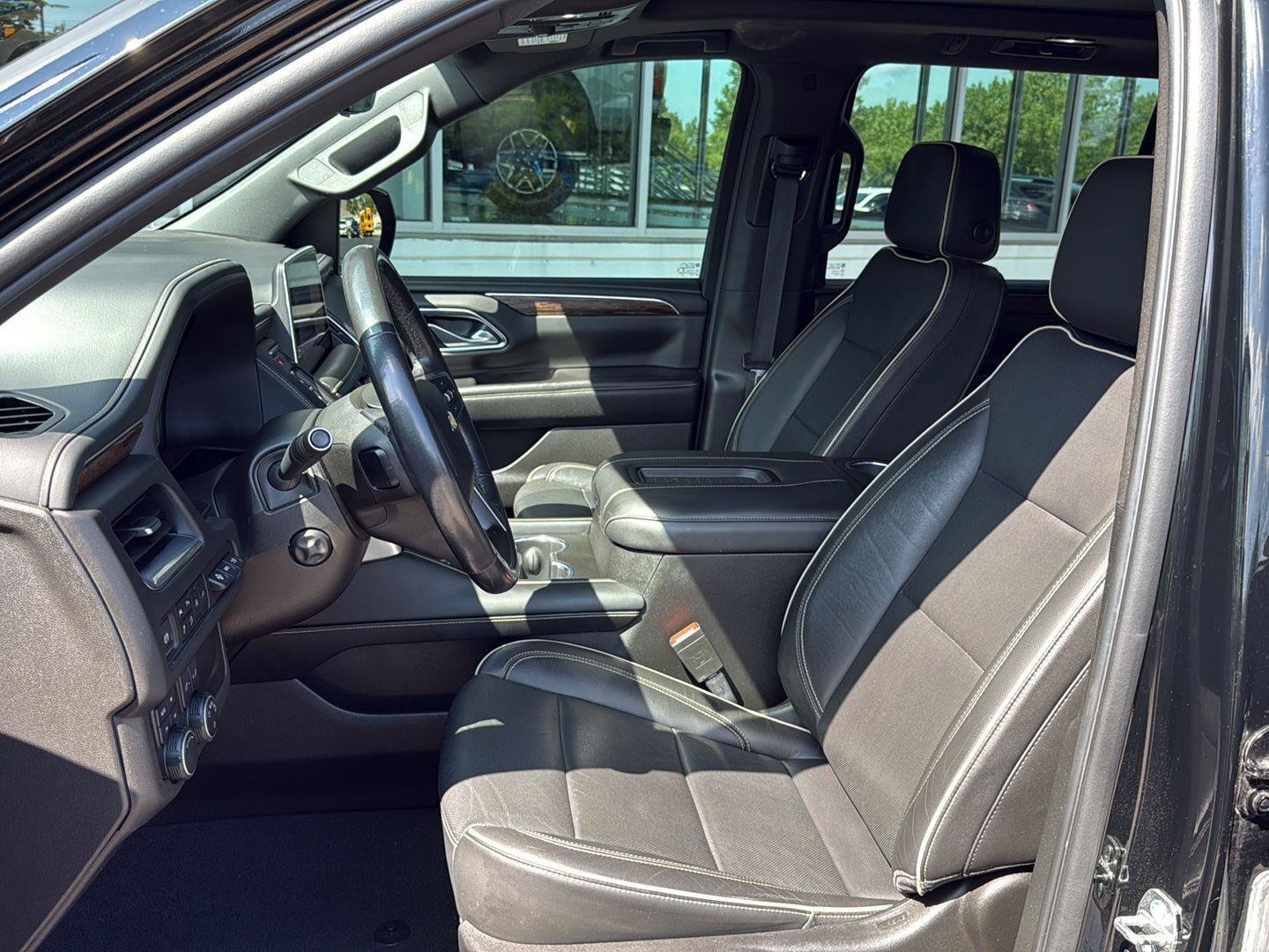 Used 2021 Chevrolet Suburban Premier AWD/4WD image 13