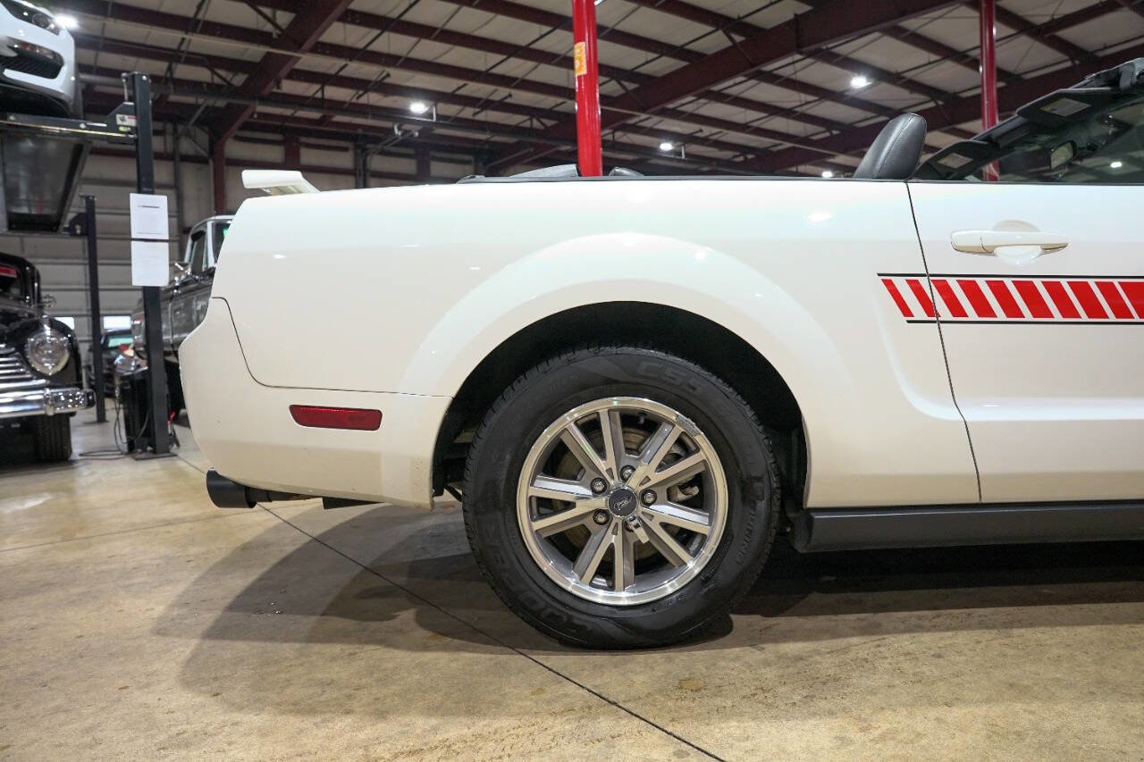 Used 2005 Ford Mustang Premium image 9