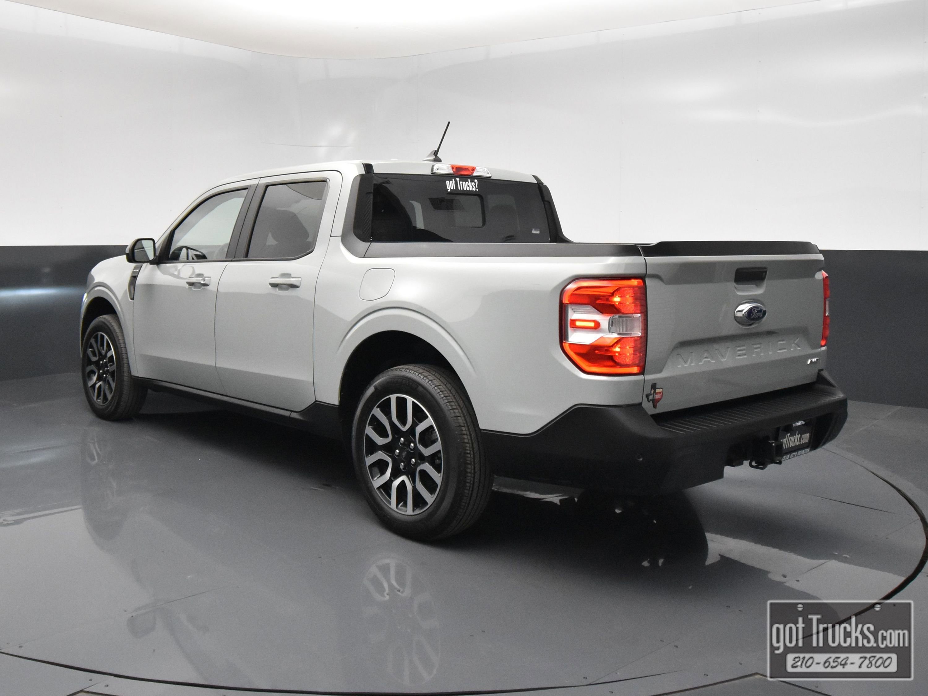 Used 2024 Ford Maverick Lariat AWD/4WD image 5