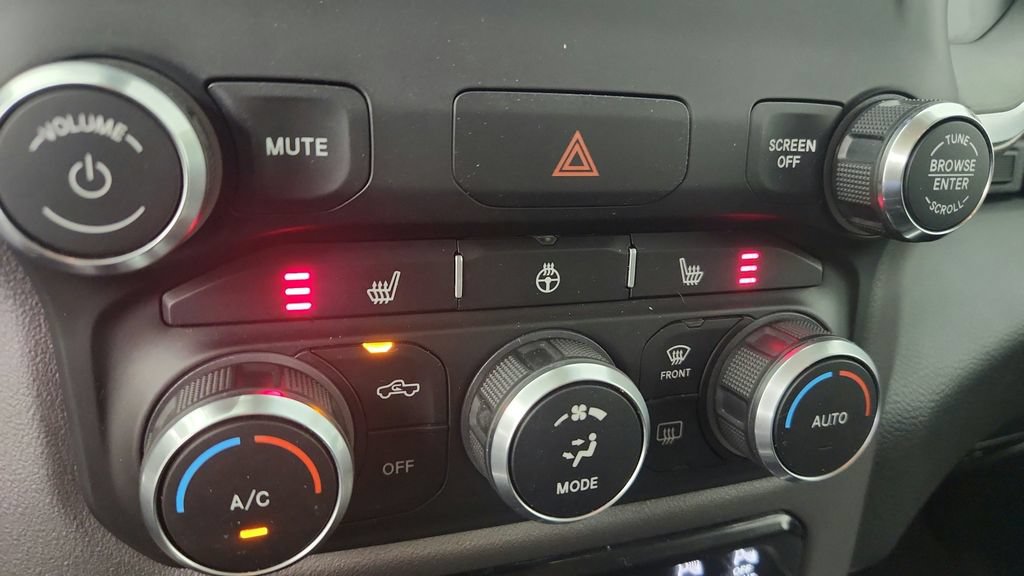 Used 2019 RAM 1500 Big Horn RWD image 32