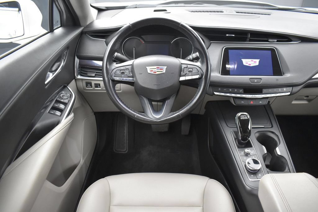 Used 2021 Cadillac XT4 Luxury w/ Driver Awareness Package FWD image 13