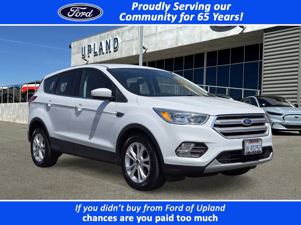 Used 2019 Ford Escape SE FWD image 1
