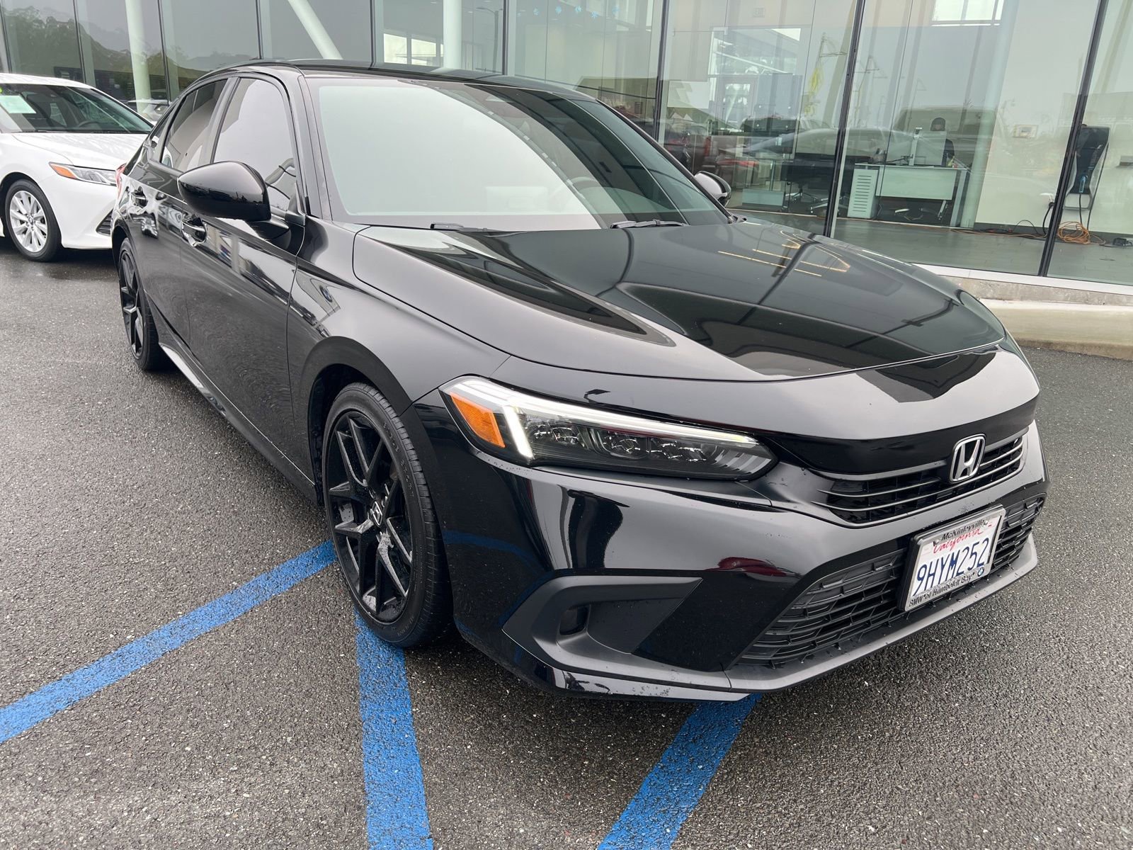 Used 2023 Honda Civic Sport image 2