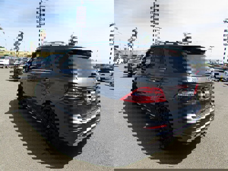 Used 2014 Mercedes-Benz ML 550 4MATIC image 3