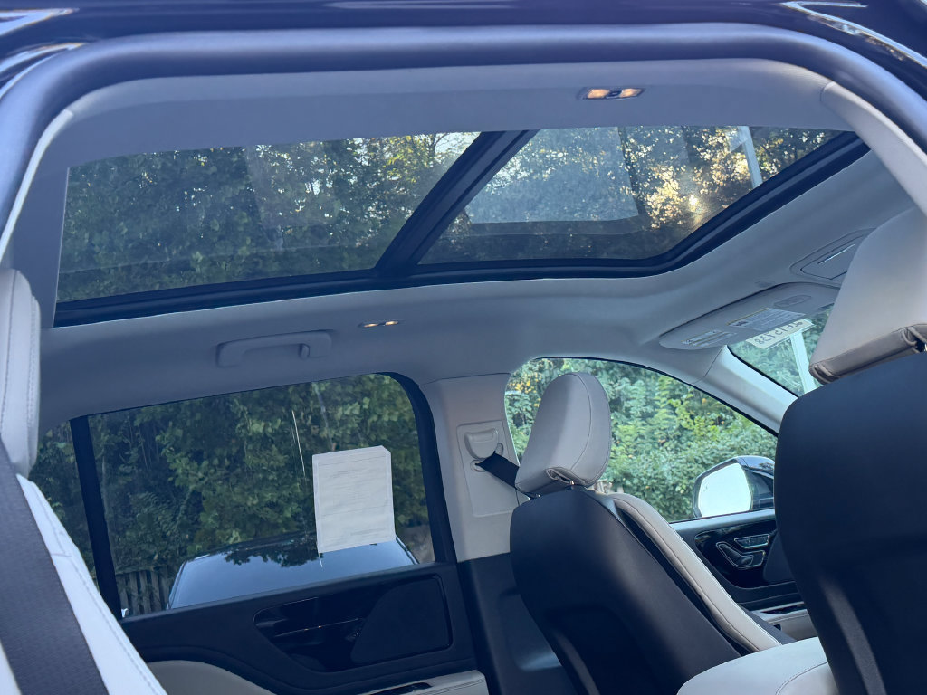 New 2026 Lincoln Aviator AWD image 10