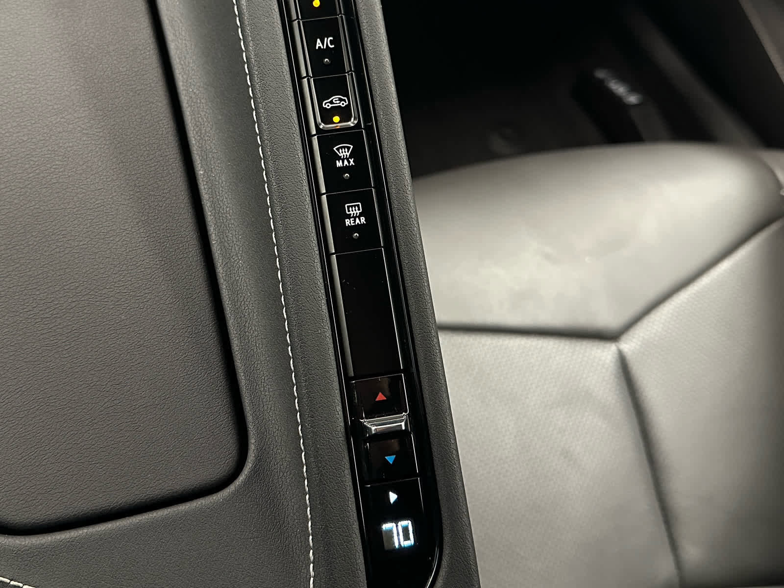 Used 2024 Chevrolet Corvette Stingray Coupe w/ Battery Protection Package image 23