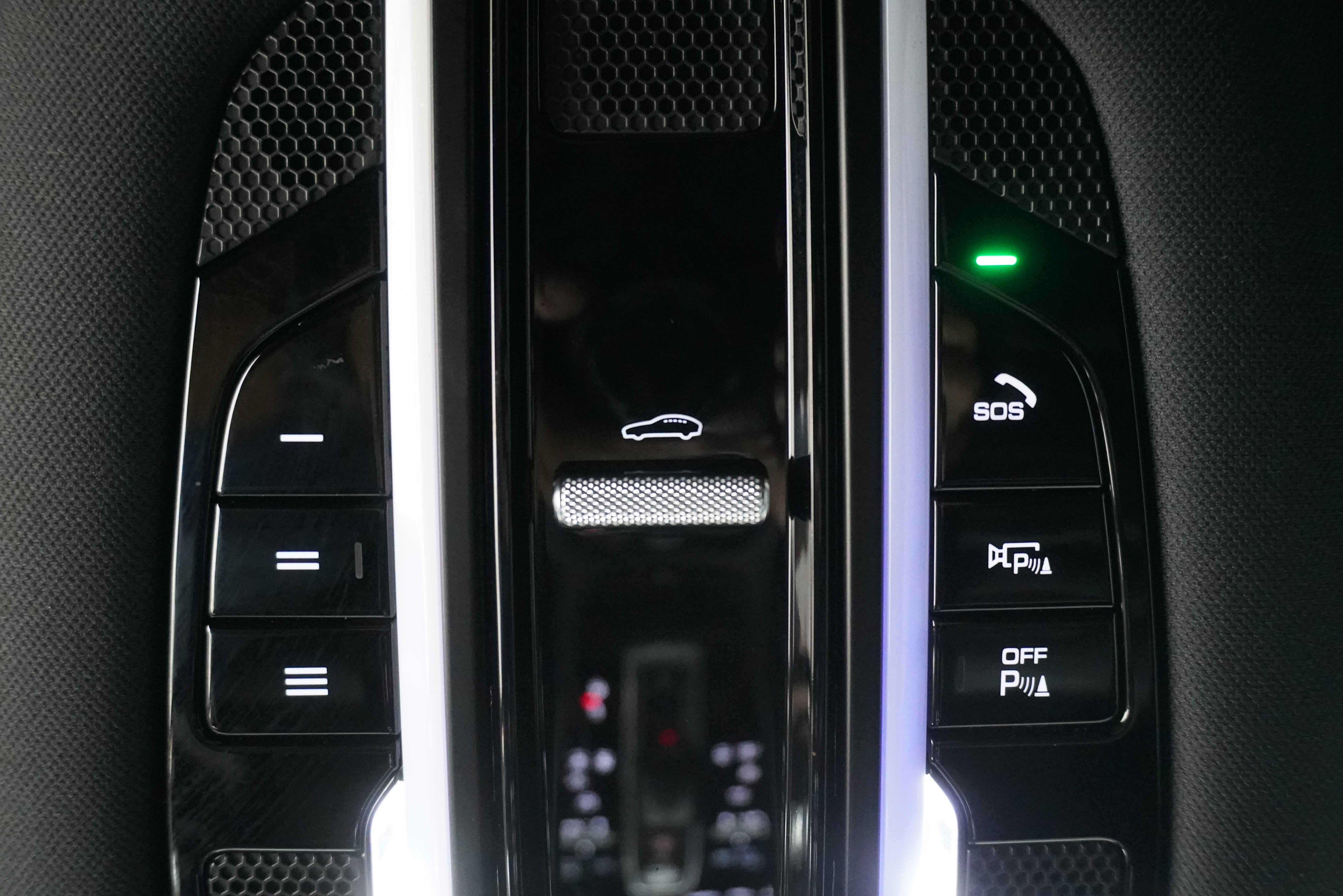 Used 2022 Porsche Cayenne Coupe AWD/4WD image 28