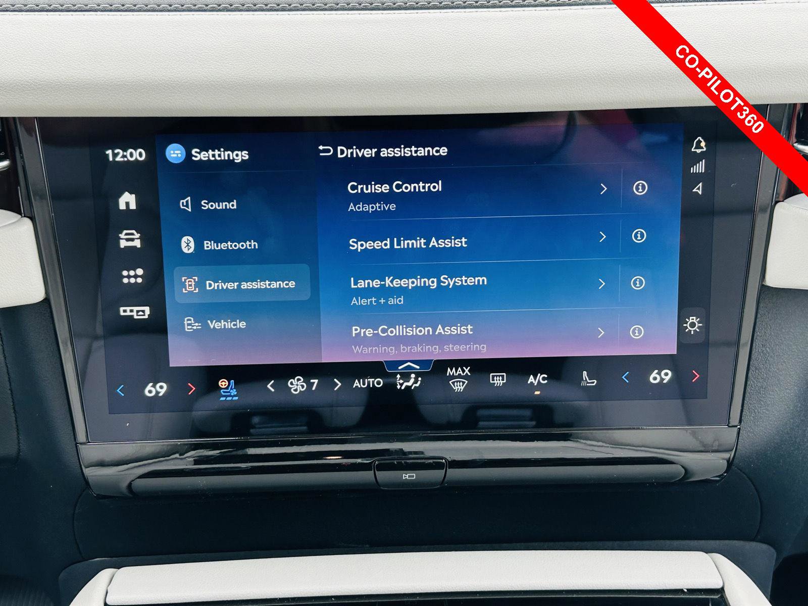 New 2026 Lincoln Navigator L Reserve AWD/4WD image 13