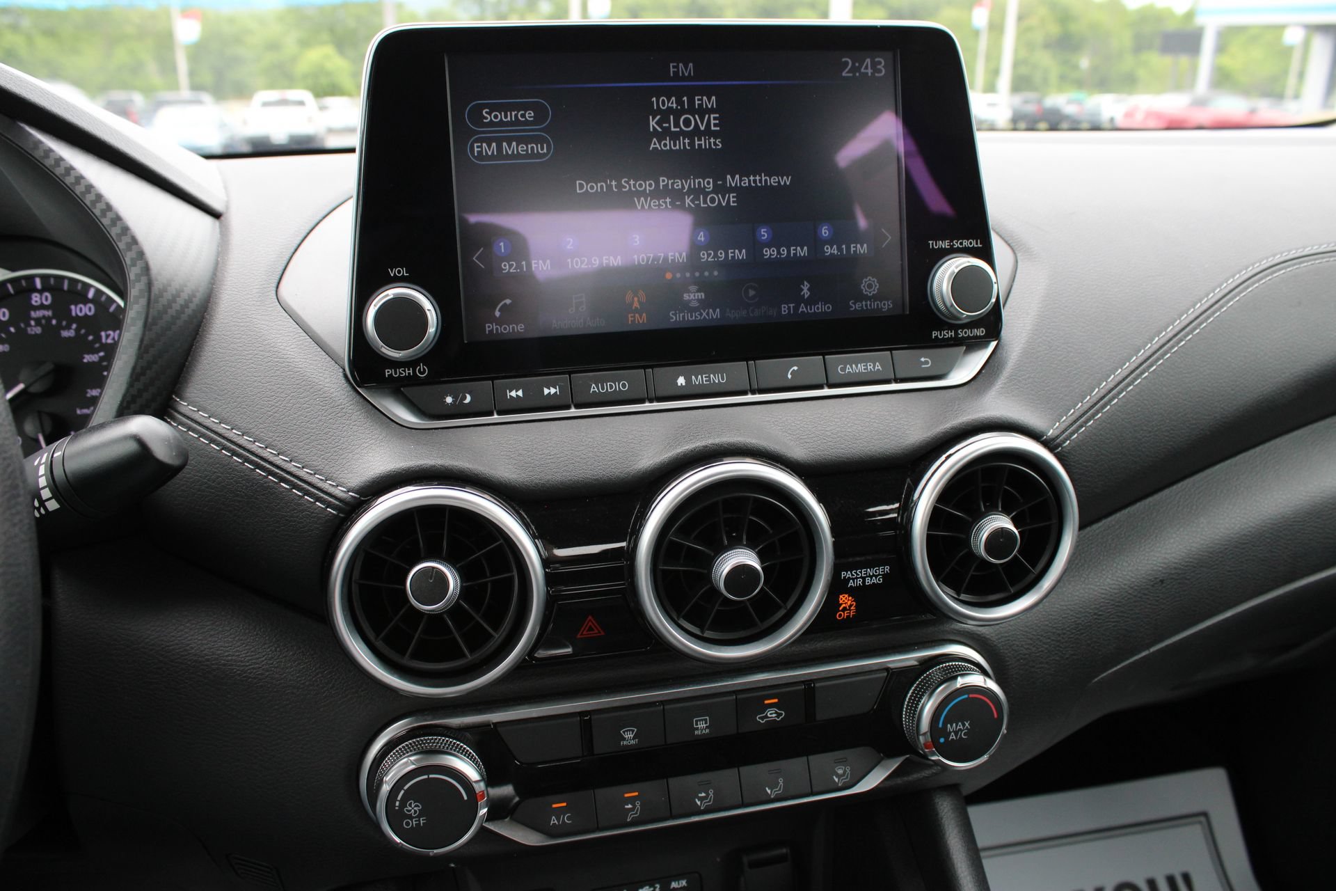 Used 2024 Nissan Sentra SV FWD image 31