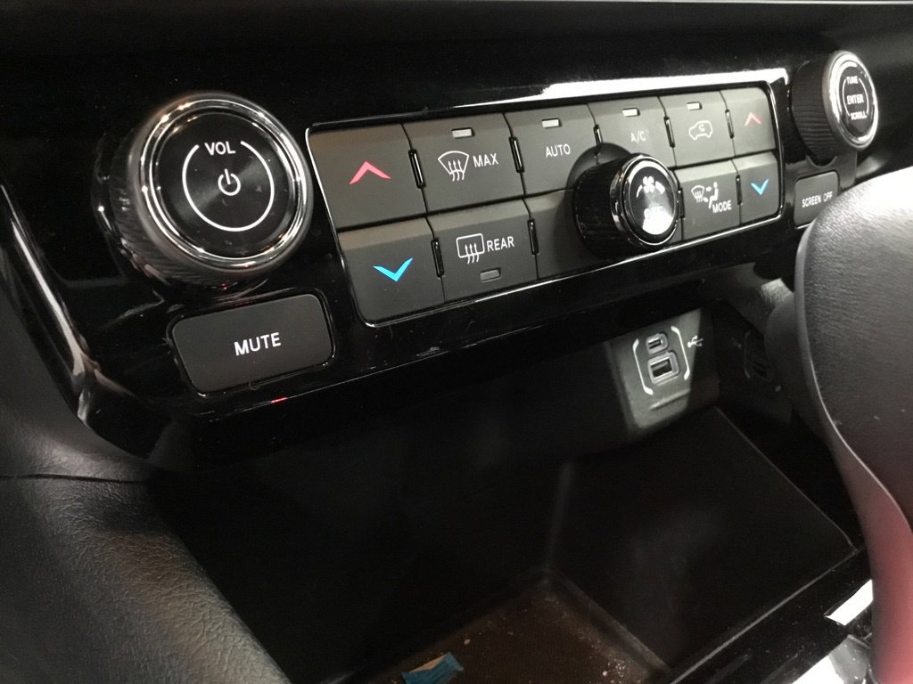 Used 2024 Jeep Compass Limited AWD/4WD image 21