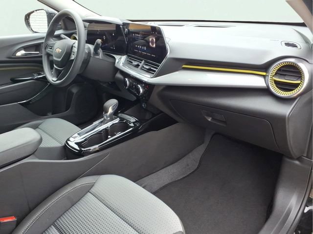 Used 2026 Chevrolet Trax LT FWD image 22