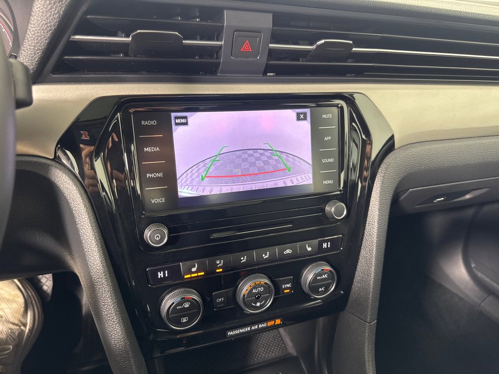 Used 2021 Volkswagen Passat 2.0T SE image 20