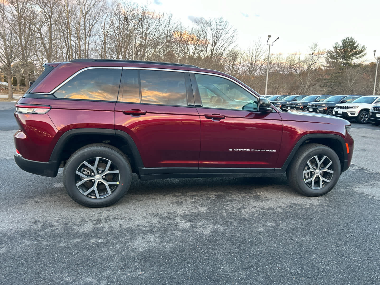 New 2026 Jeep Grand Cherokee Limited AWD/4WD image 4