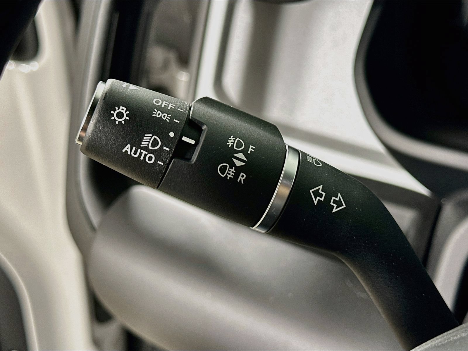 New 2026 Land Rover Defender 110 X AWD/4WD image 21