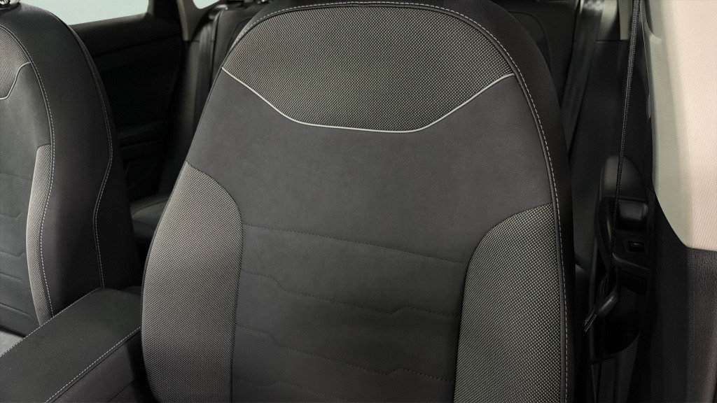 Certified 2025 Volkswagen Taos SE AWD/4WD image 27