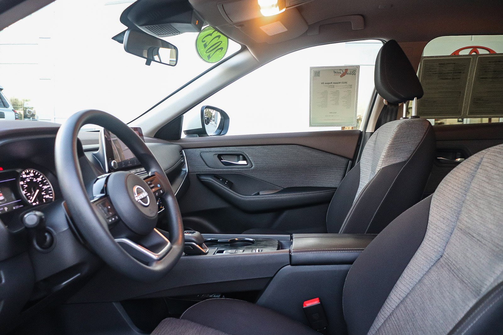 Used 2023 Nissan Rogue SV image 18