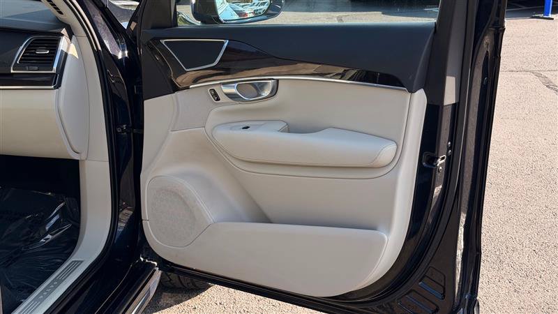 Used 2019 Volvo XC90 T6 Momentum w/ Protection Package Premier AWD/4WD image 34