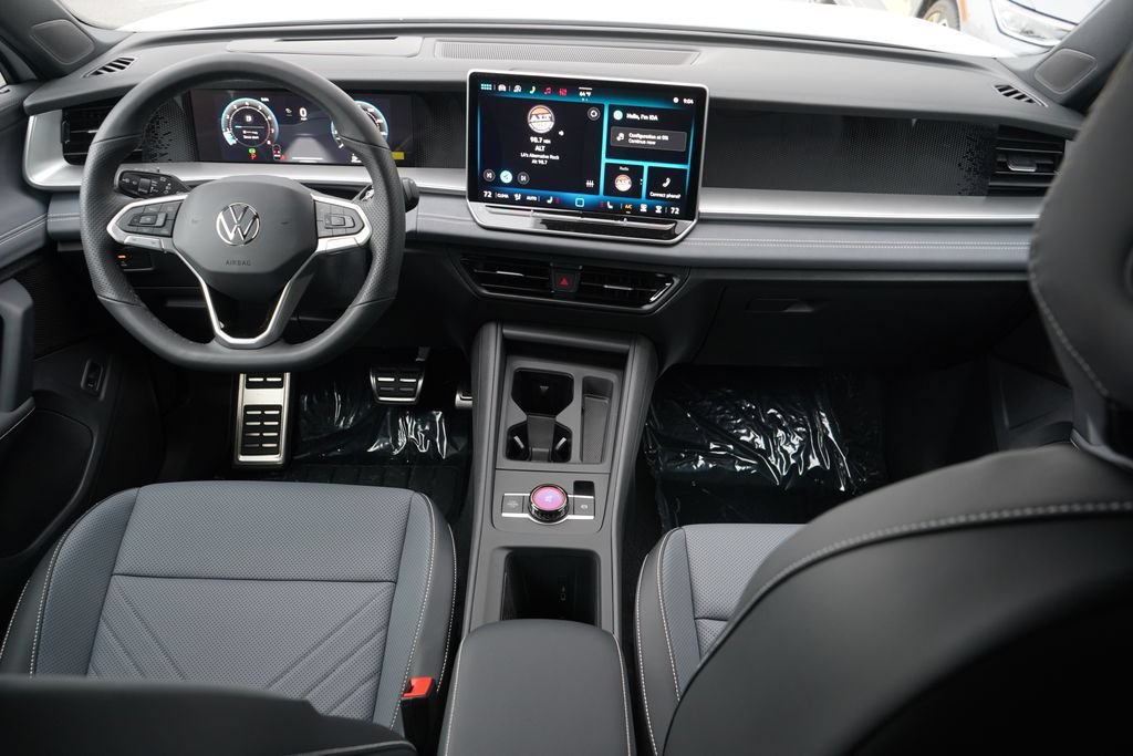 New 2026 Volkswagen Tiguan SE R-Line FWD image 8