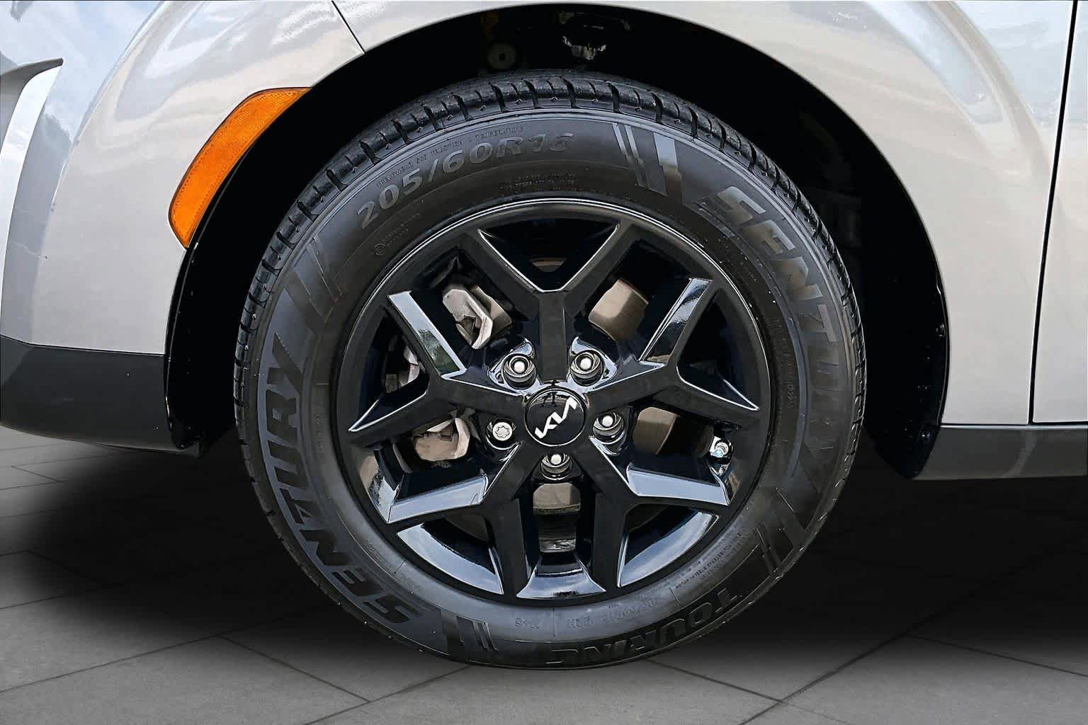 Used 2024 Kia Soul LX w/ Option Group 015 FWD image 10