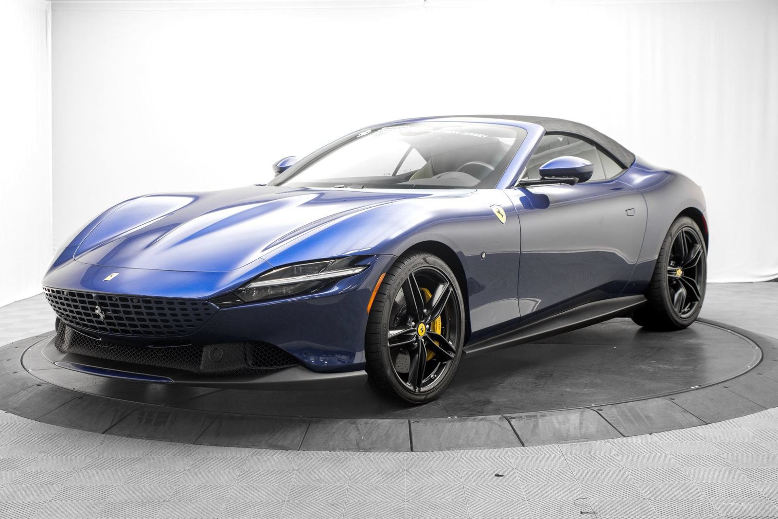 Used 2025 Ferrari Roma Spider RWD image 15