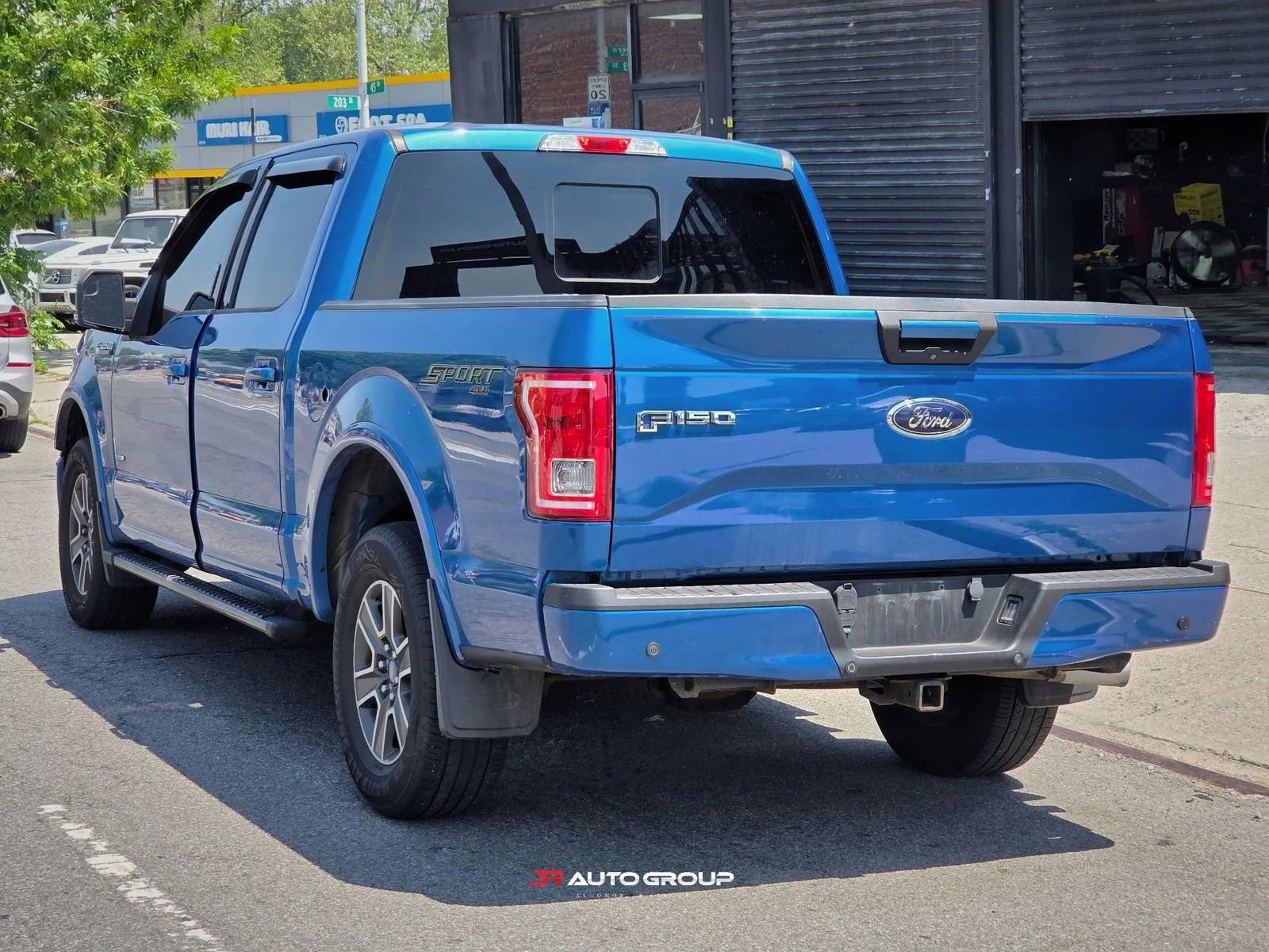 Used 2015 Ford F150 XLT w/ Equipment Group 302A Luxury AWD/4WD image 6