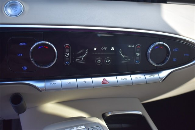 Used 2022 Genesis GV70 2.5T w/ Advanced Package image 31