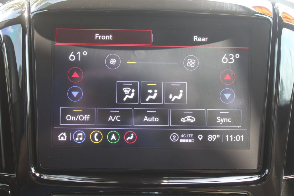 Used 2023 Chevrolet Traverse Premier FWD image 54