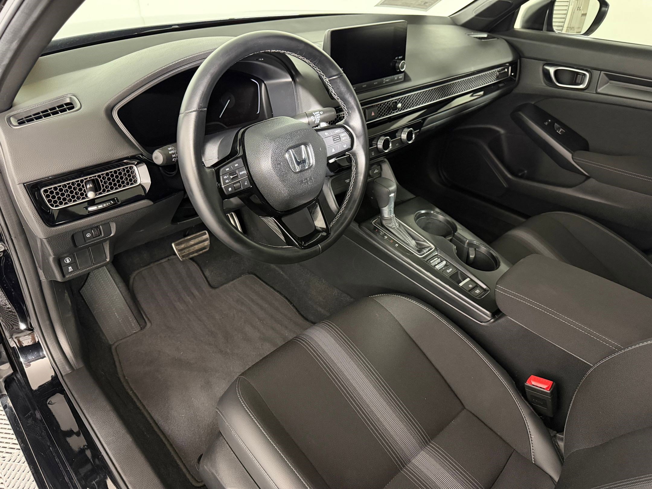 Certified 2024 Honda Civic Sport image 3