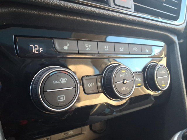 Certified 2024 Volkswagen Taos SE image 22