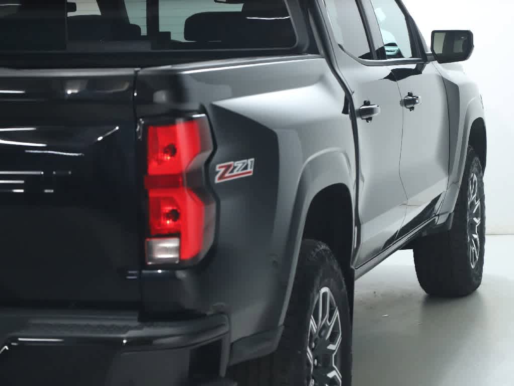 Used 2023 Chevrolet Colorado Z71 w/ Z71 Convenience Package 2 AWD/4WD image 45