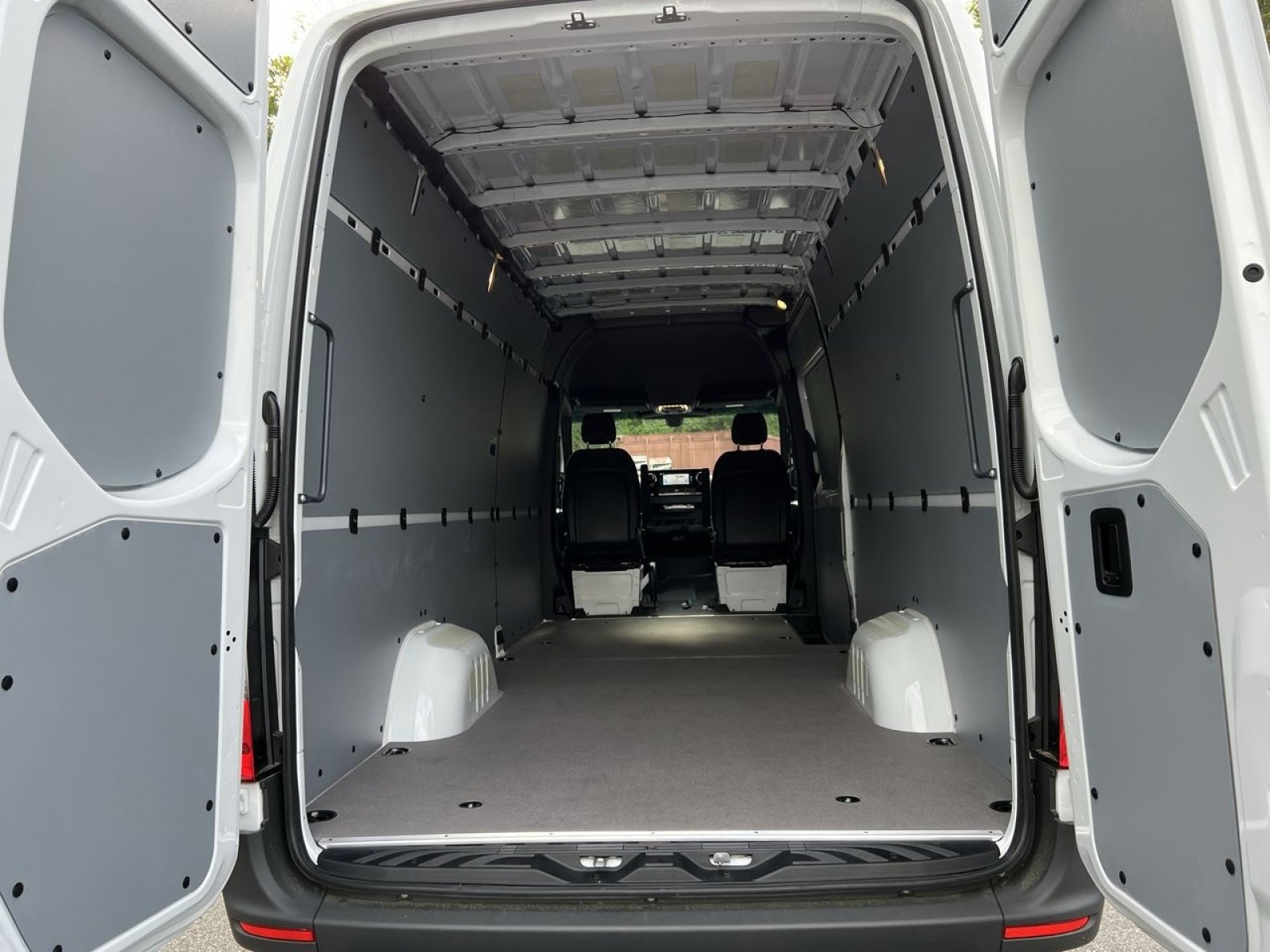 New 2025 Mercedes-Benz Sprinter 2500 image 26