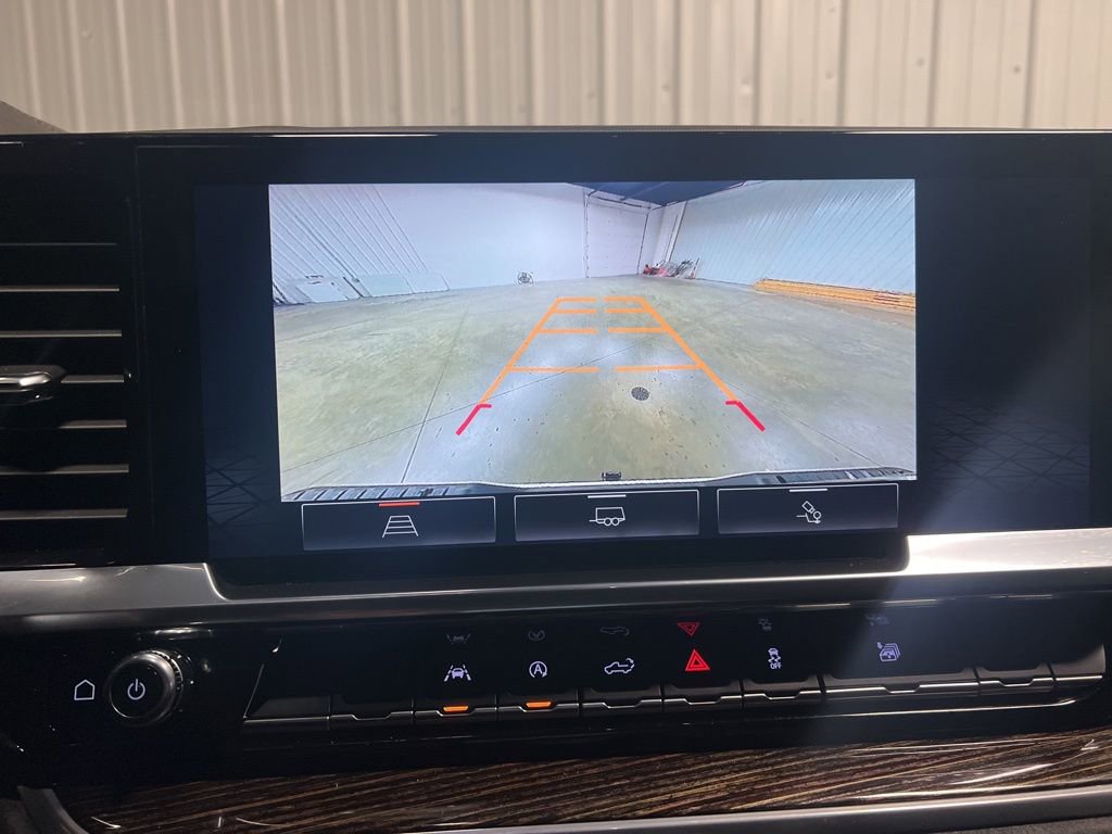 Used 2022 GMC Sierra 1500 Elevation w/ Preferred Package image 17