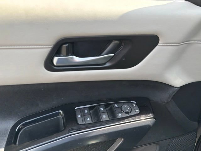 Used 2023 Nissan Pathfinder SL AWD/4WD image 22