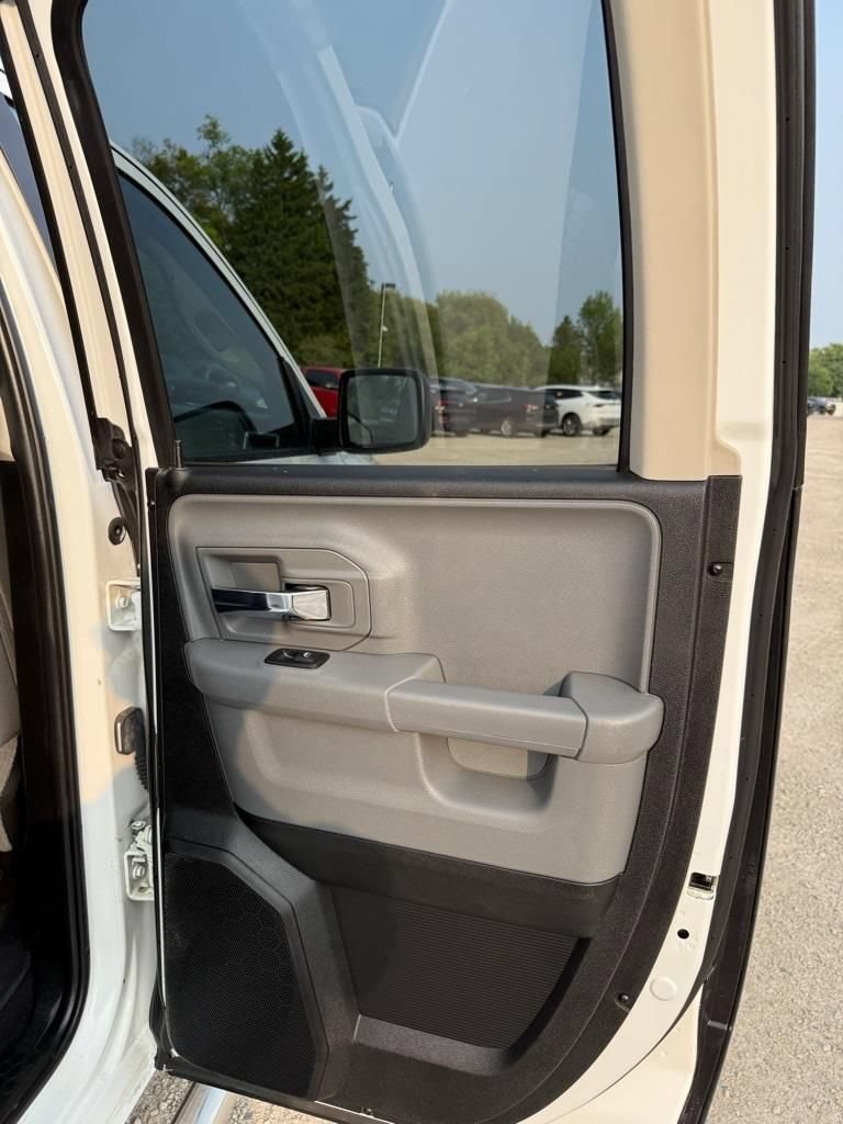 Used 2019 RAM 1500 Classic SLT AWD/4WD image 22