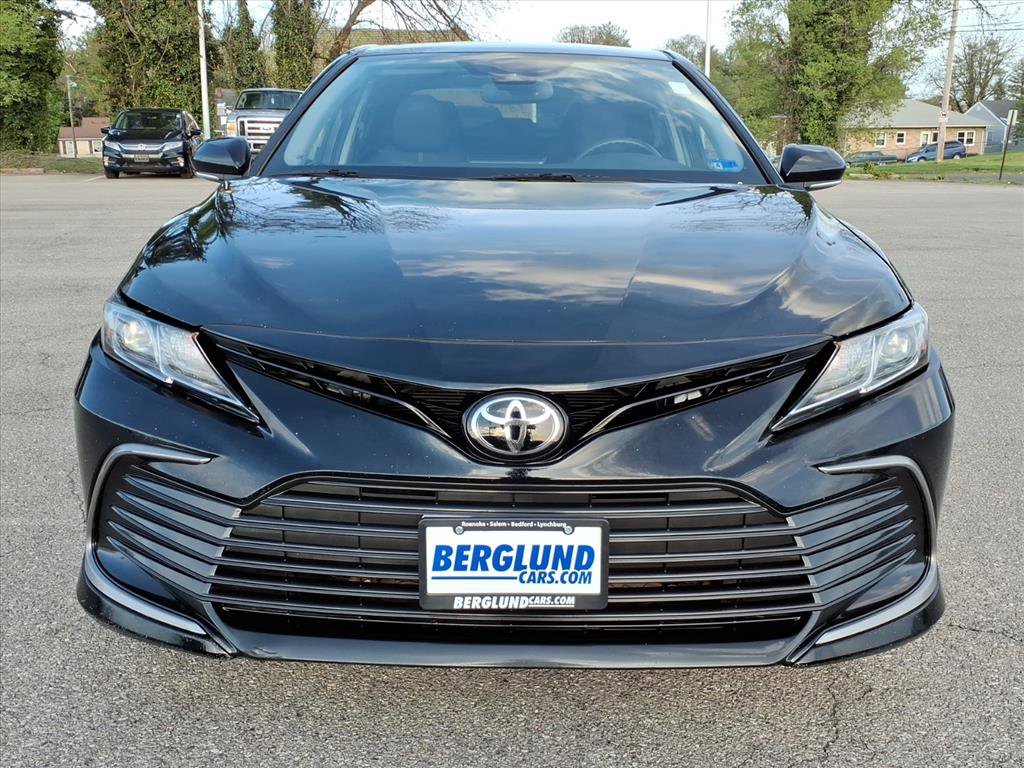 Used 2021 Toyota Camry LE w/ Convenience Package image 9