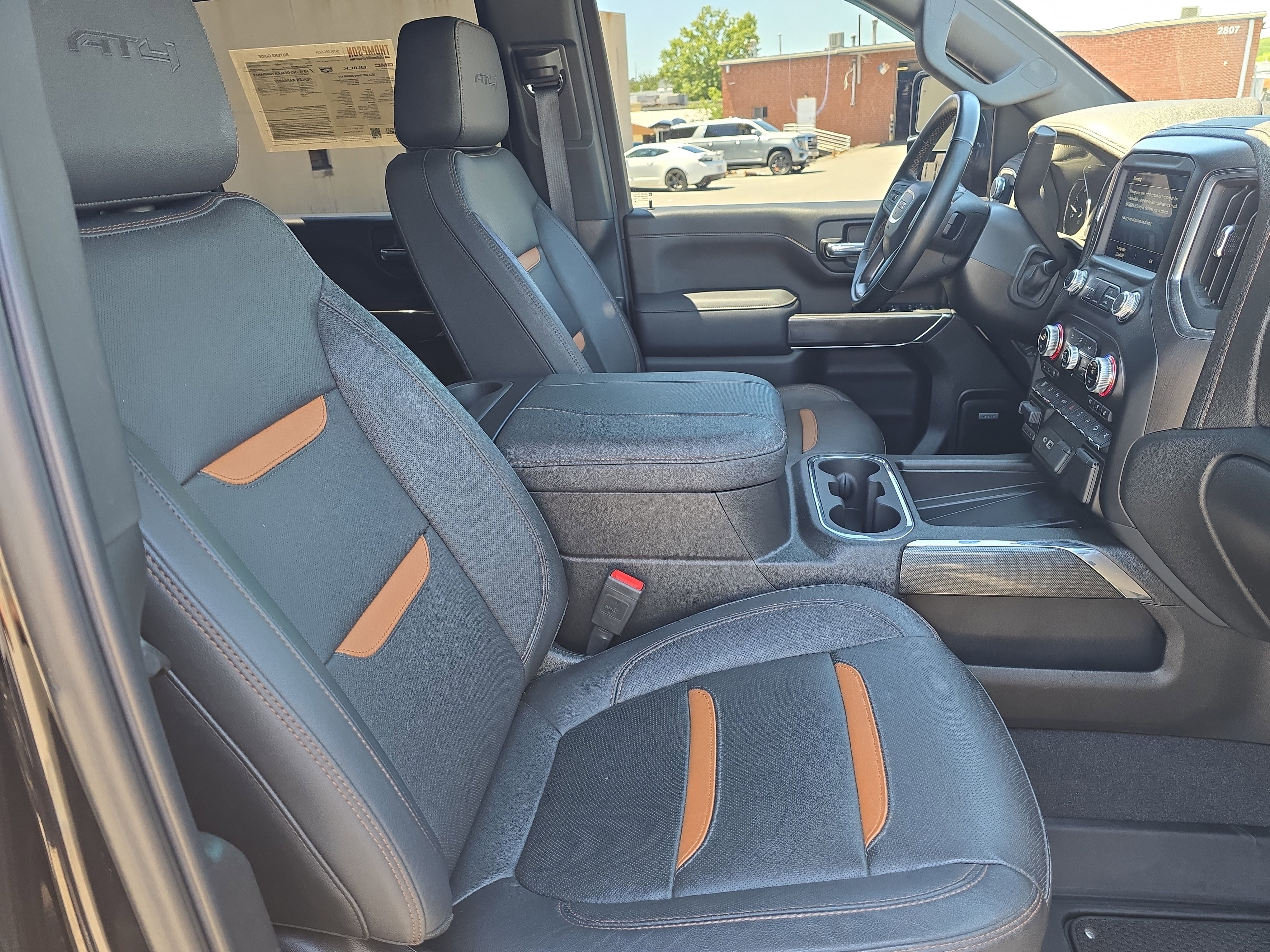 Used 2023 GMC Sierra 2500 AT4 w/ AT4 Premium Plus Package AWD/4WD image 10