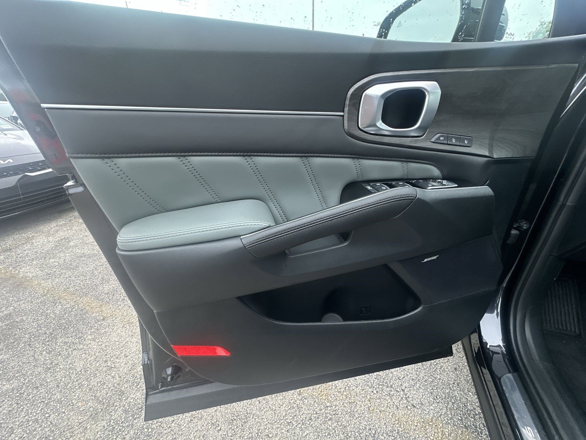 New 2025 Kia Sorento SX Prestige w/ Sage Leather Package image 30